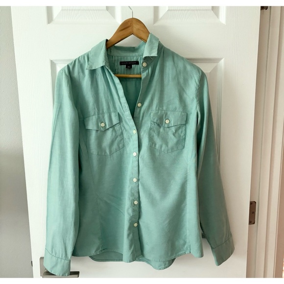 Banana Republic Soft green button down size Medium - Picture 8 of 8